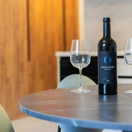 Miro * 斯托莫斯卡