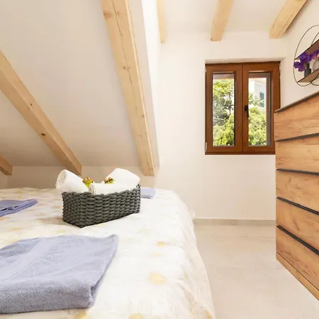 Miro 公寓 斯托莫斯卡